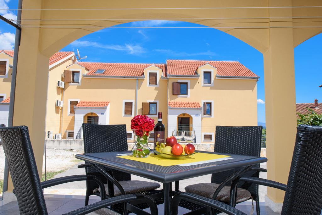 Apartments Patricia Trogir Exteriör bild